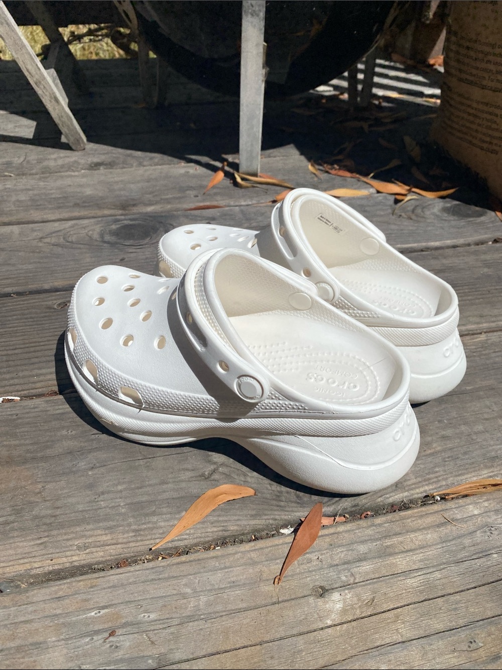 Size 6 women’s platform white crocs